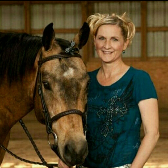 Hi! I'm Mary Alice "Bubbles Fashion Addict" - Picture 4 of 8